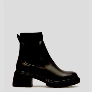 Steve Madden Black Boots